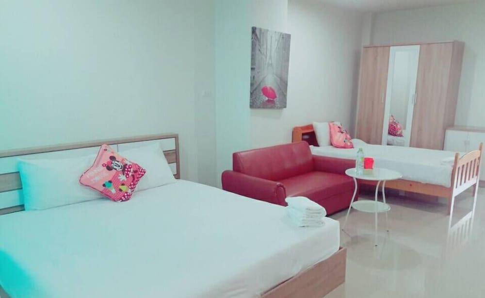Room Hostel Thalang Esterno foto