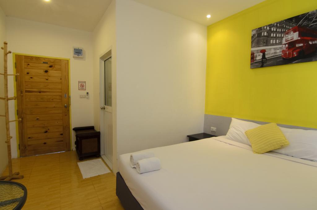 Room Hostel Thalang Esterno foto